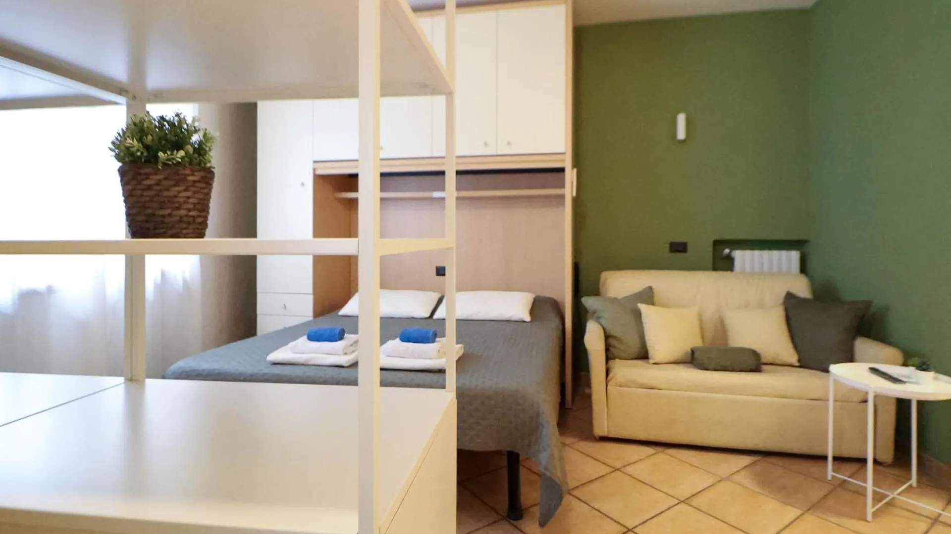 Nel Centro Di Desenzano Διαμέρισμα Ντεζεντσάνο ντελ Γκάρντα Ιταλία